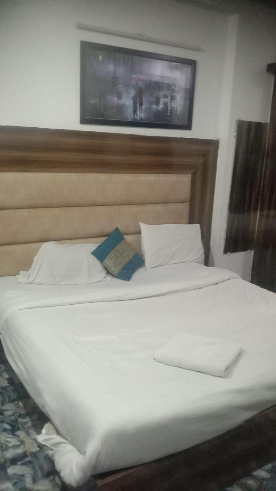 Hotel Janvi Palace Delhi Zewnętrze zdjęcie