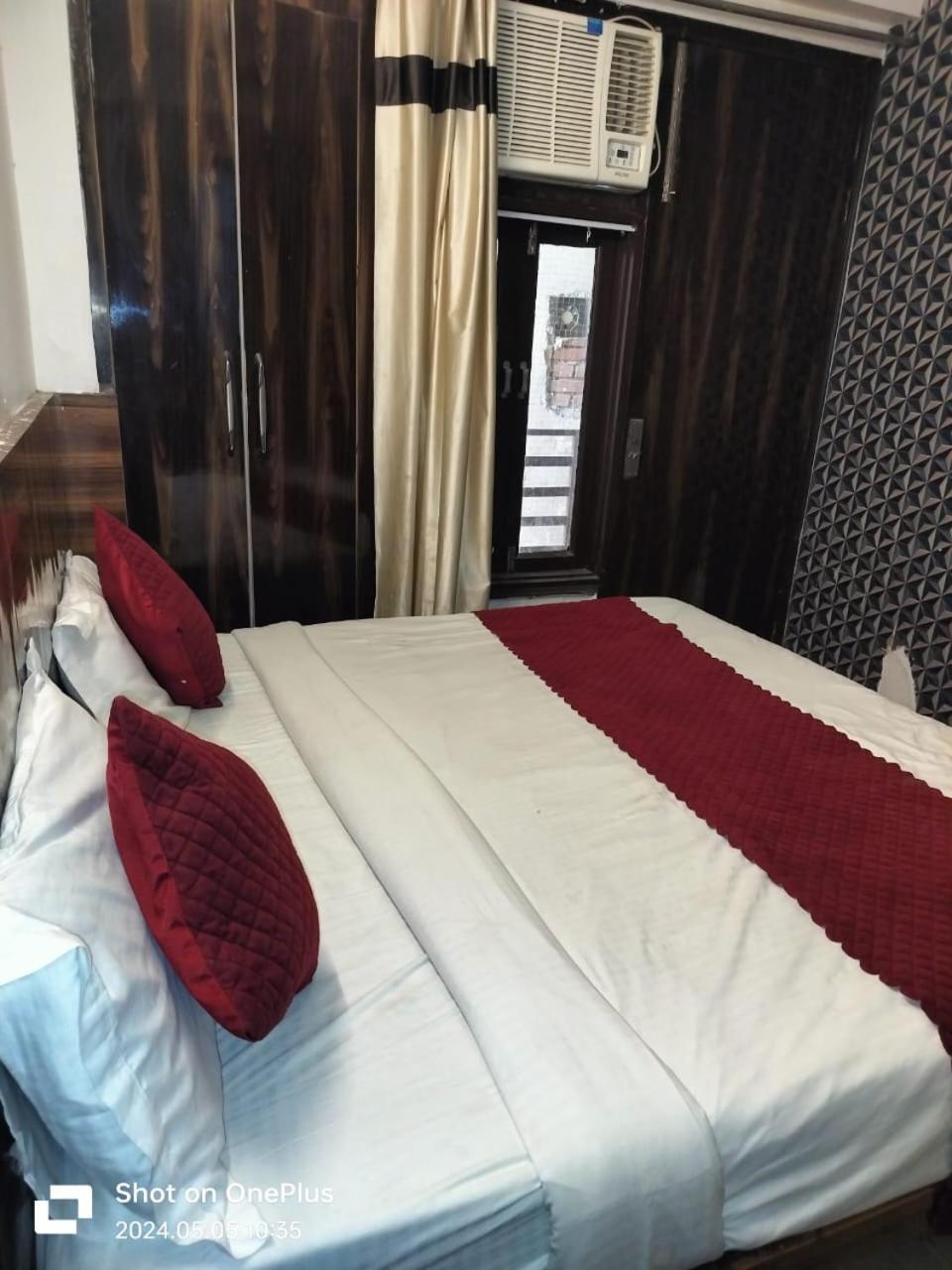 Hotel Janvi Palace Delhi Zewnętrze zdjęcie