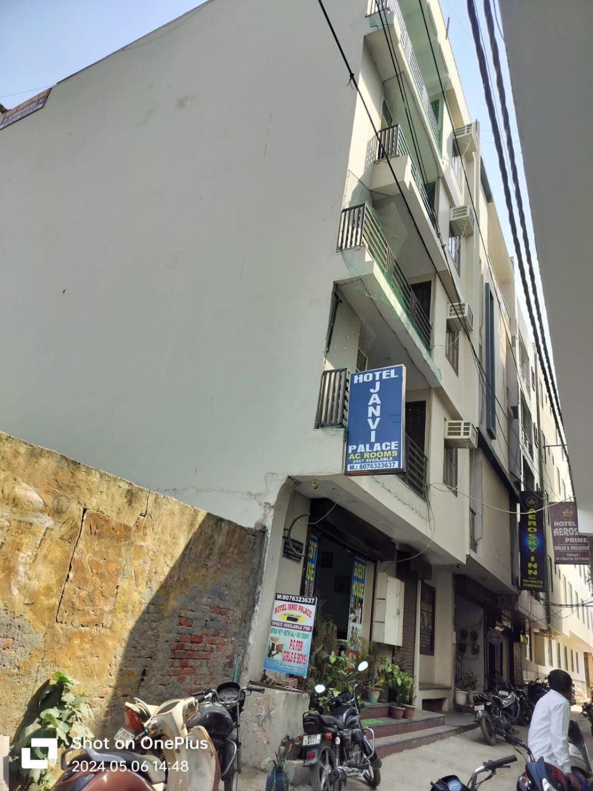 Hotel Janvi Palace Delhi Zewnętrze zdjęcie
