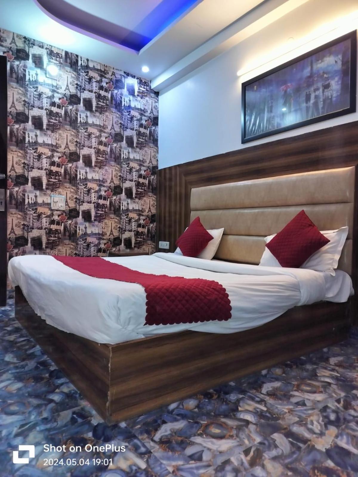 Hotel Janvi Palace Delhi Zewnętrze zdjęcie